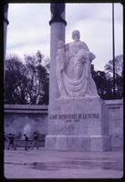 Close view of Monumento a los Defensores de la Patria