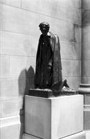Bronze statue of Abraham Lincoln, Washington National Cathedral (1977)