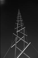 Alternate view of Needle Tower by Kenneth Snelson